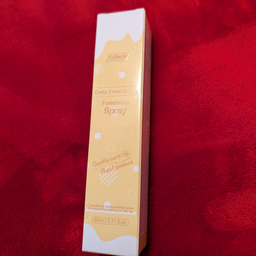 Daily Freshening Feminine Spray - Cream